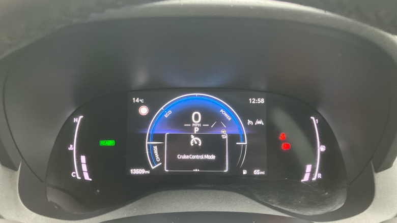 Toyota Yaris 1.5 Hybrid Design 5dr CVT Hybrid Hatchback